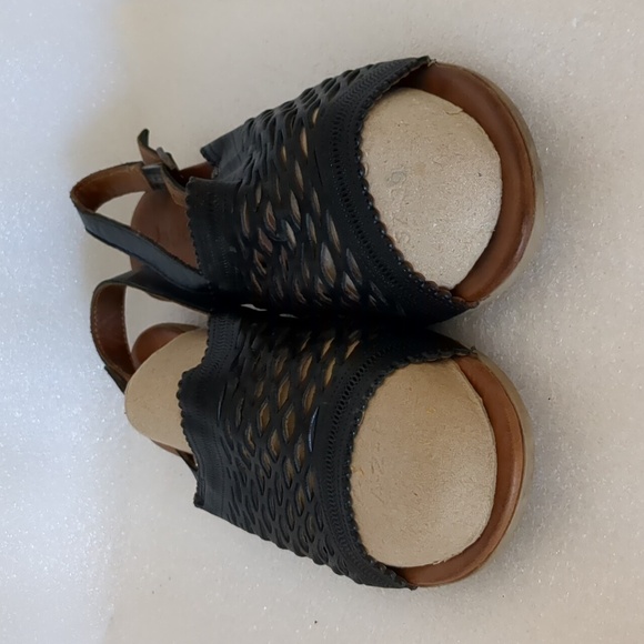 Bueno Black and Brown Women's Sandals - Picture 3 of 6